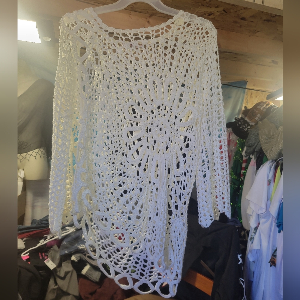 JOE BROWNS Crochet White Top or Coverup Women's Size 8/10